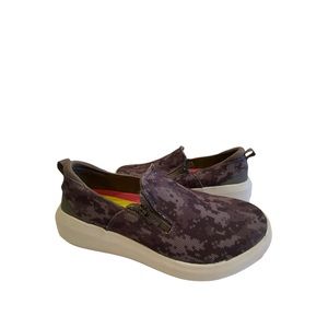 ryka surround fit Women’s (9M) Purple Camouflage Sneakers